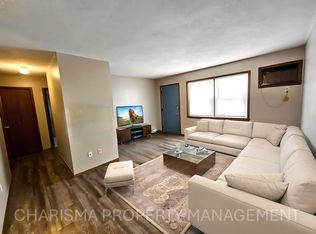 1005 E 4th St #9, Garretson, SD 57030