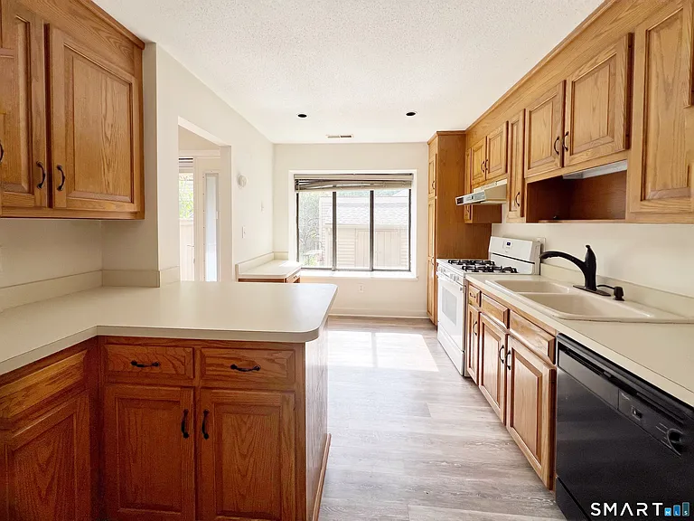 95 Farmington Chase Cres #95 — Photo 4