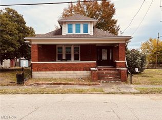 1702 Spring St, Parkersburg, WV 26101