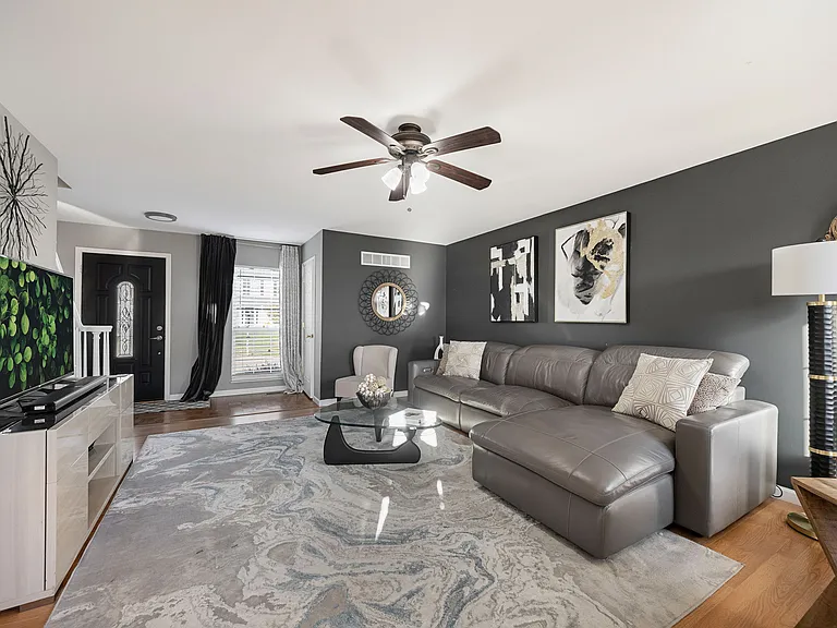 2147 Riding Spur Dr — Photo 4