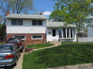 14 Arlington Ave, Maple Shade, NJ 08052