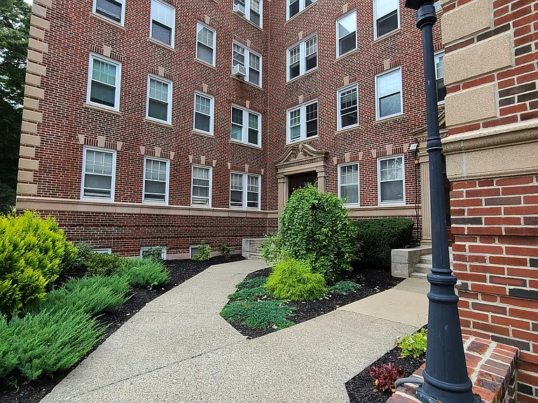22 Concord Ave #11 — Photo 10