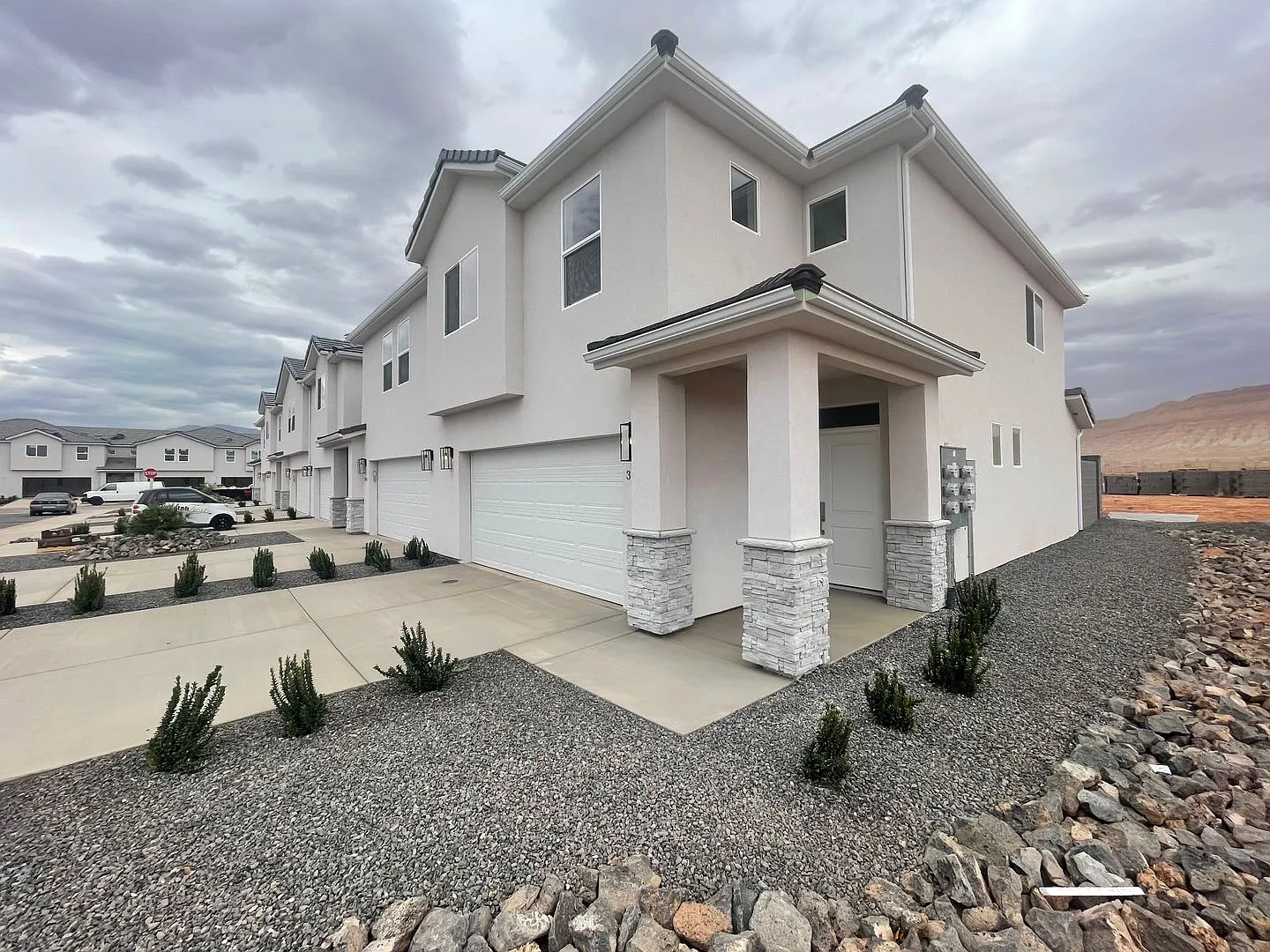 Mustang Valley Townhome! — Photo 2