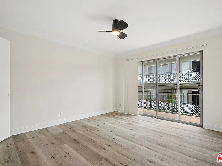 7540 Hampton Ave #206 — Photo 11