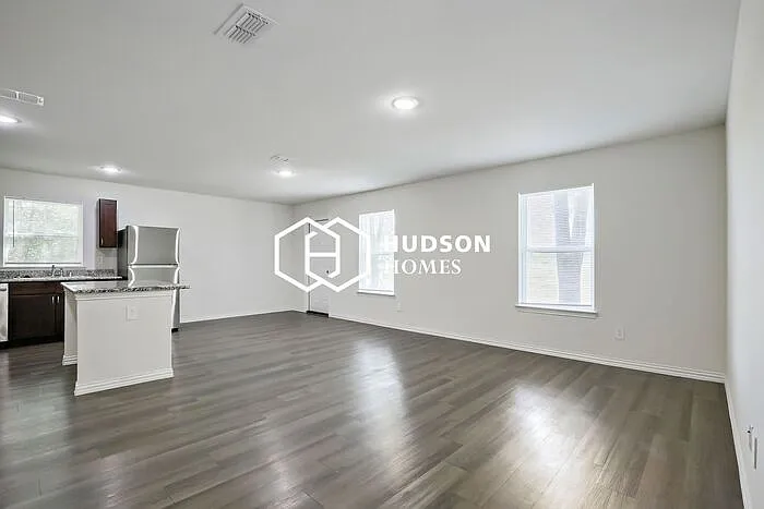 159 Westview Dr — Photo 3