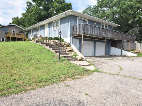 304 Kansa Dr, Ozawkie, KS 66070