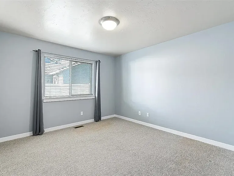 2114 N Rosedust Dr — Photo 7