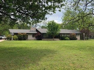 519 N 5th St, Chetopa, KS 67336
