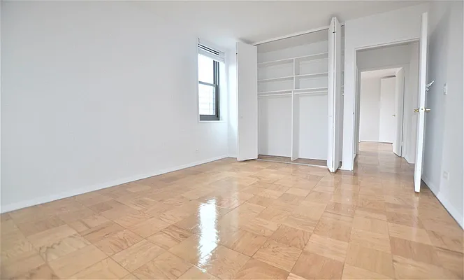 Rented by Manhattan Realty Group | media 3