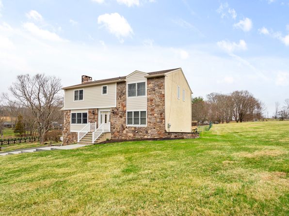 3554 N Sugan Rd, New Hope, PA 18938