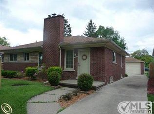 22706 Rosedale St, Saint Clair Shores, MI 48080