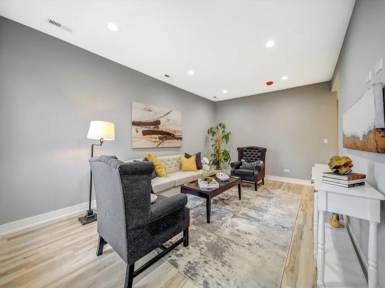 6355 N Paulina St #1S — Photo 6