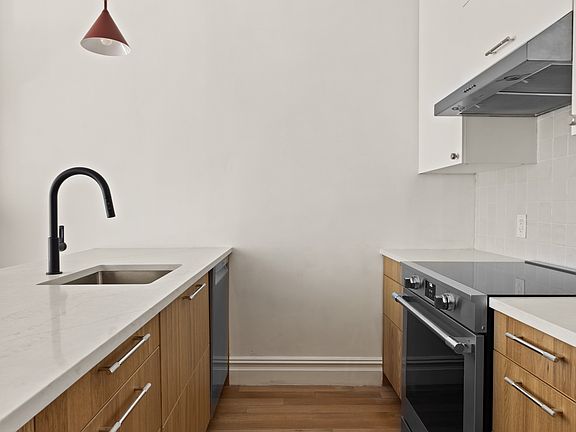 4th image of 857 President St APT 2