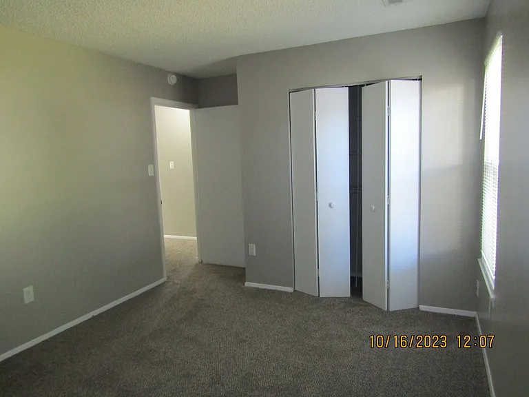 1256 Eaglewood Dr — Photo 25