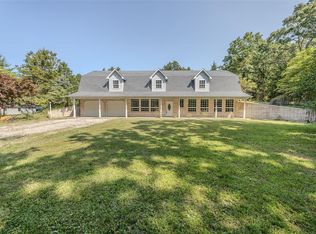 17999 Dover Rd, Lebanon, MO 65536