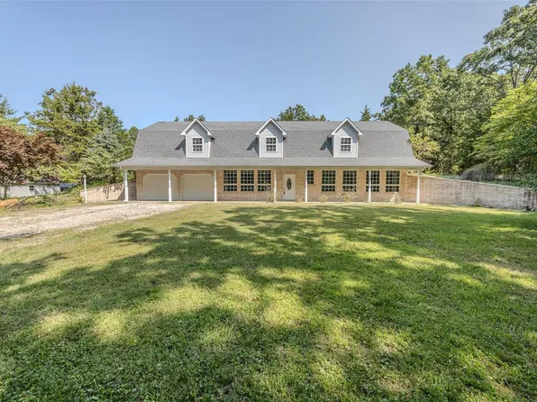 17999 Dover Rd, Lebanon, MO 65536