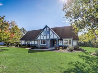 S50W23515 Woodchuck Ln, Waukesha, WI 53189
