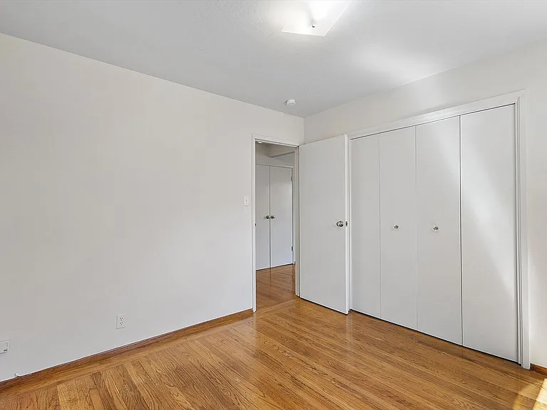 2911 Deakin St #3 — Photo 11