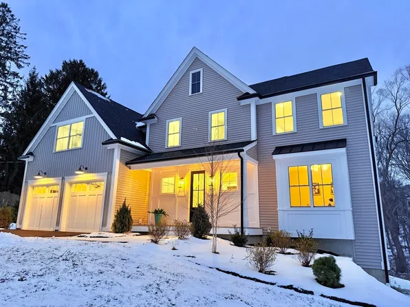 94 Woodland St, Natick, MA 01760