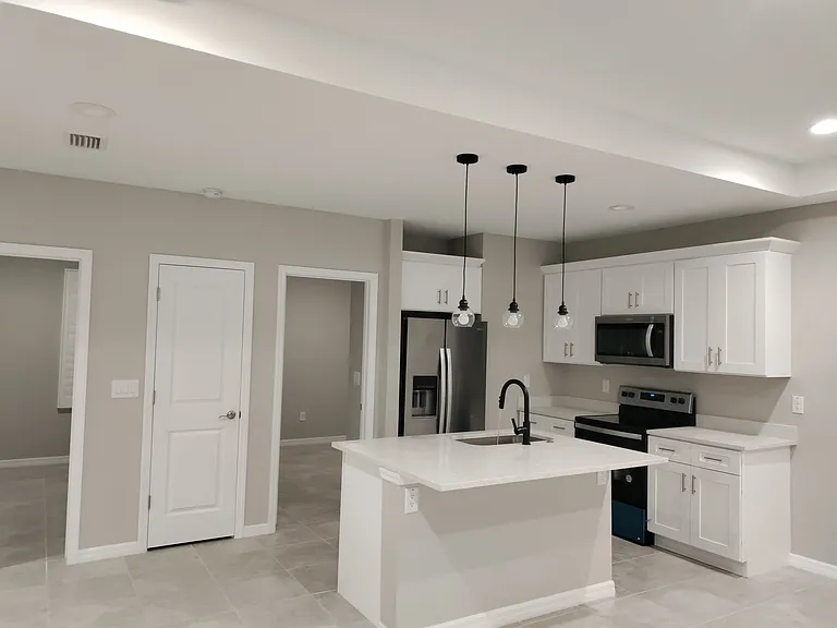4248 S Apopka Ave — Photo 2