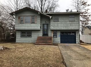 270 Mawbey St, Woodbridge, NJ 07095