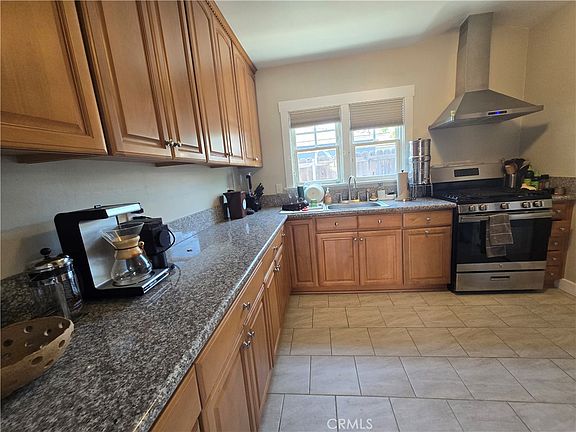 5th image of 127 N San Marino Ave