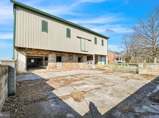 402 Locust Ln, Abbottstown, PA 17301