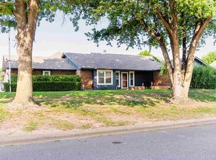 1402 Briar Creek Rd, Enid, OK 73703