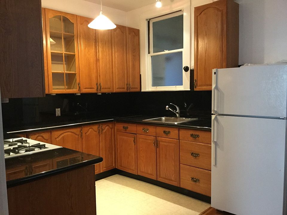 1st image of 3730 Scott St APT 101