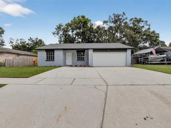 423 Forest Oak Dr, Seffner, FL 33584