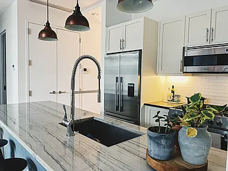 Rented by R New York