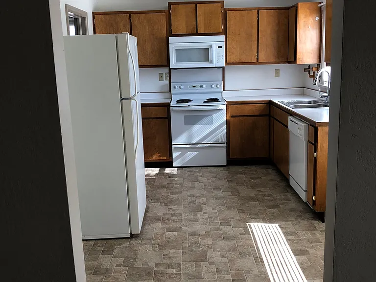 175 N Stinson St — Photo 3