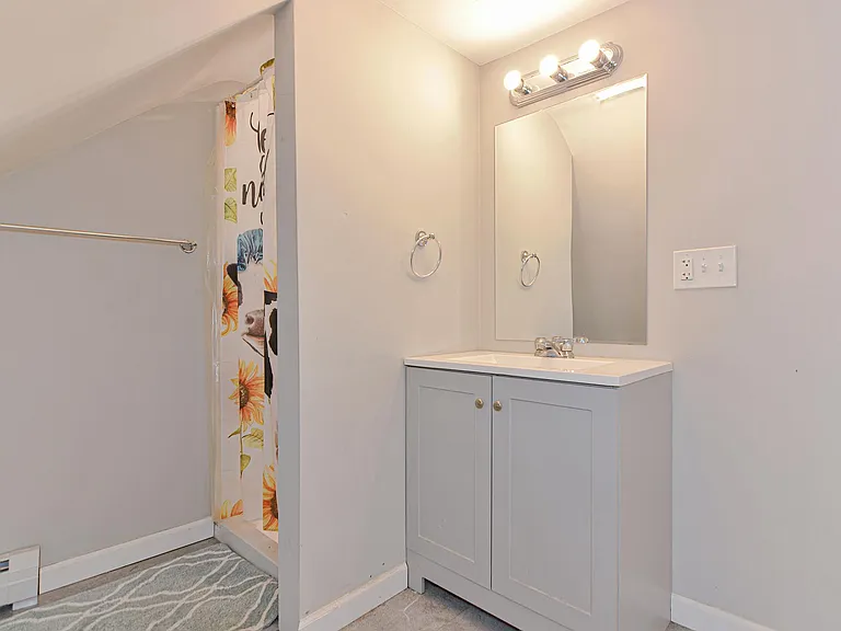 256 W 6th St #2 — Photo 23