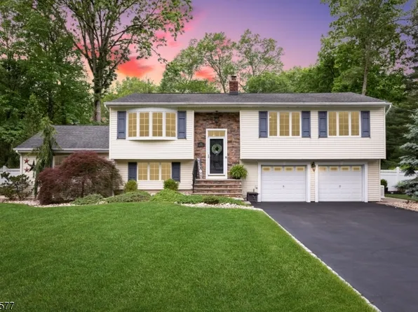 114 Fawn Ridge Dr, Long Hill Twp., NJ 07946