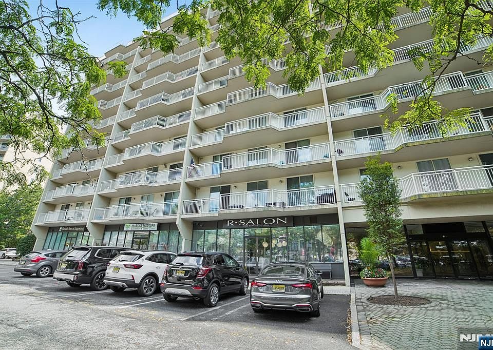 1st image of 1055 River Rd APT 312