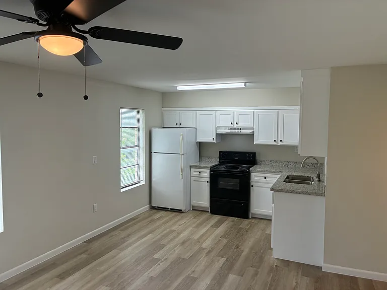 705 E Bustamante St #6 — Photo 7