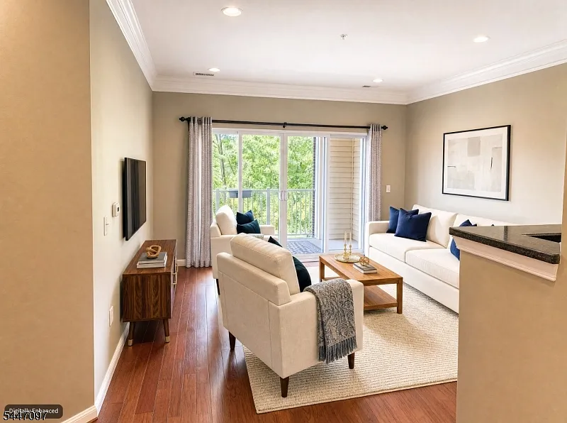 2 bed, 2.0 bath, 2119 sqft, $4,300 — Photo 4