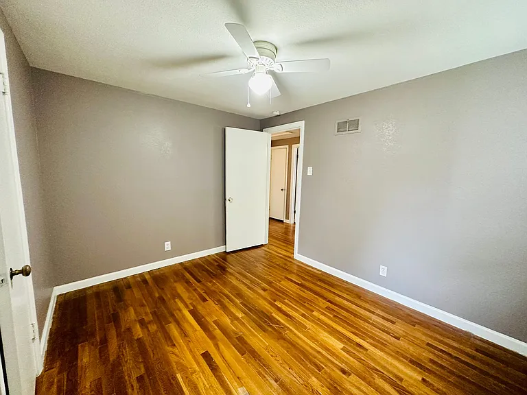 7047 Linden St — Photo 19