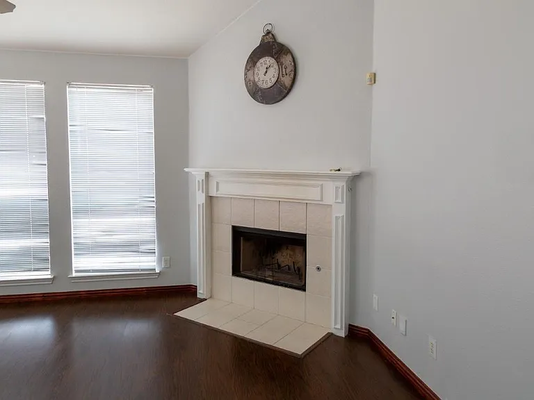 1524 Jessica Ln — Photo 8