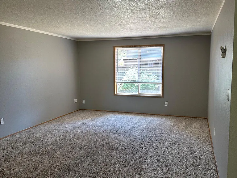 983 Crystal Grotto Ave — Photo 23