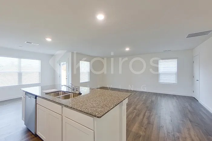 3918 Billie Ln NE — Photo 7
