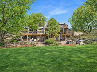 219 Parkview Dr, Bloomington, IL