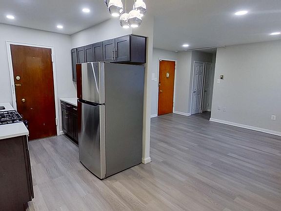 4th image of 2105 Glendale Ave #5
