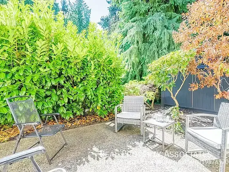 7333 47th Ave SW #1 — Photo 16