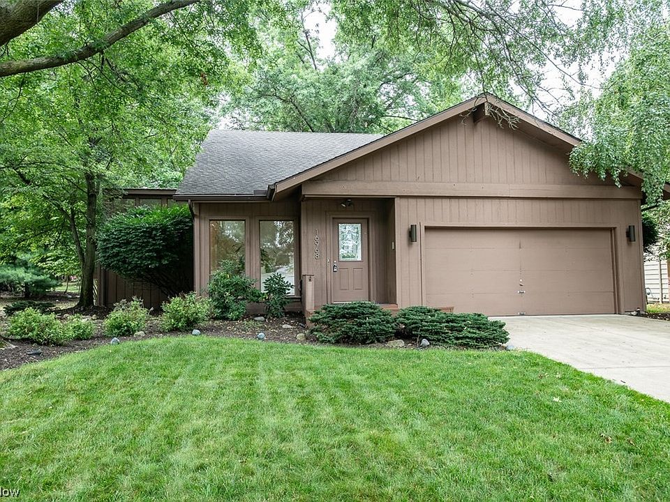 1st image of 16968 Deer Path Dr