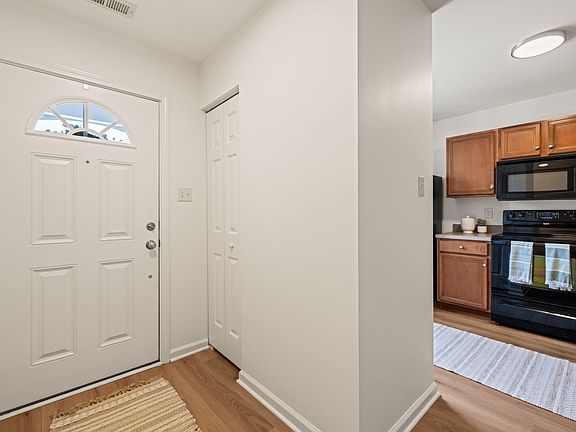 4th image of 5122 Thornton Knoll Way