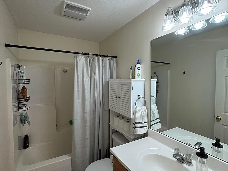 2 Moore St #4 — Photo 9