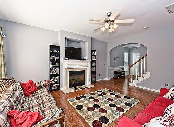 3rd image of 3013 Grande Heights Dr