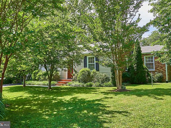 5th image of 2226 Capri Ct