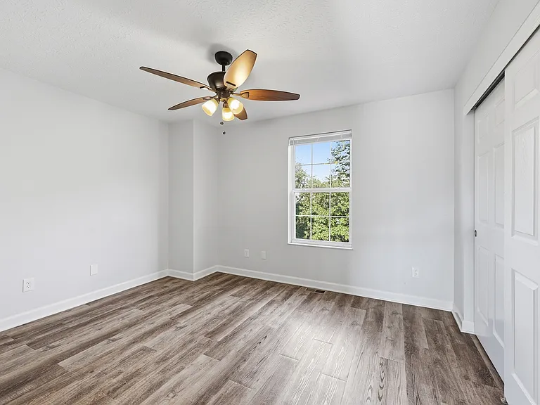 1882 Bennigan Dr — Photo 15